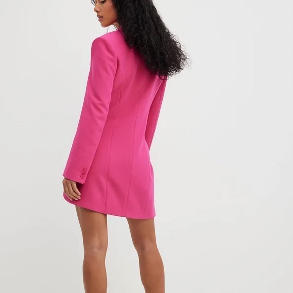 NA-KD PINK STATEMENT LONG BLAZER CRYSTAL DETAILS - Picture 2 of 16